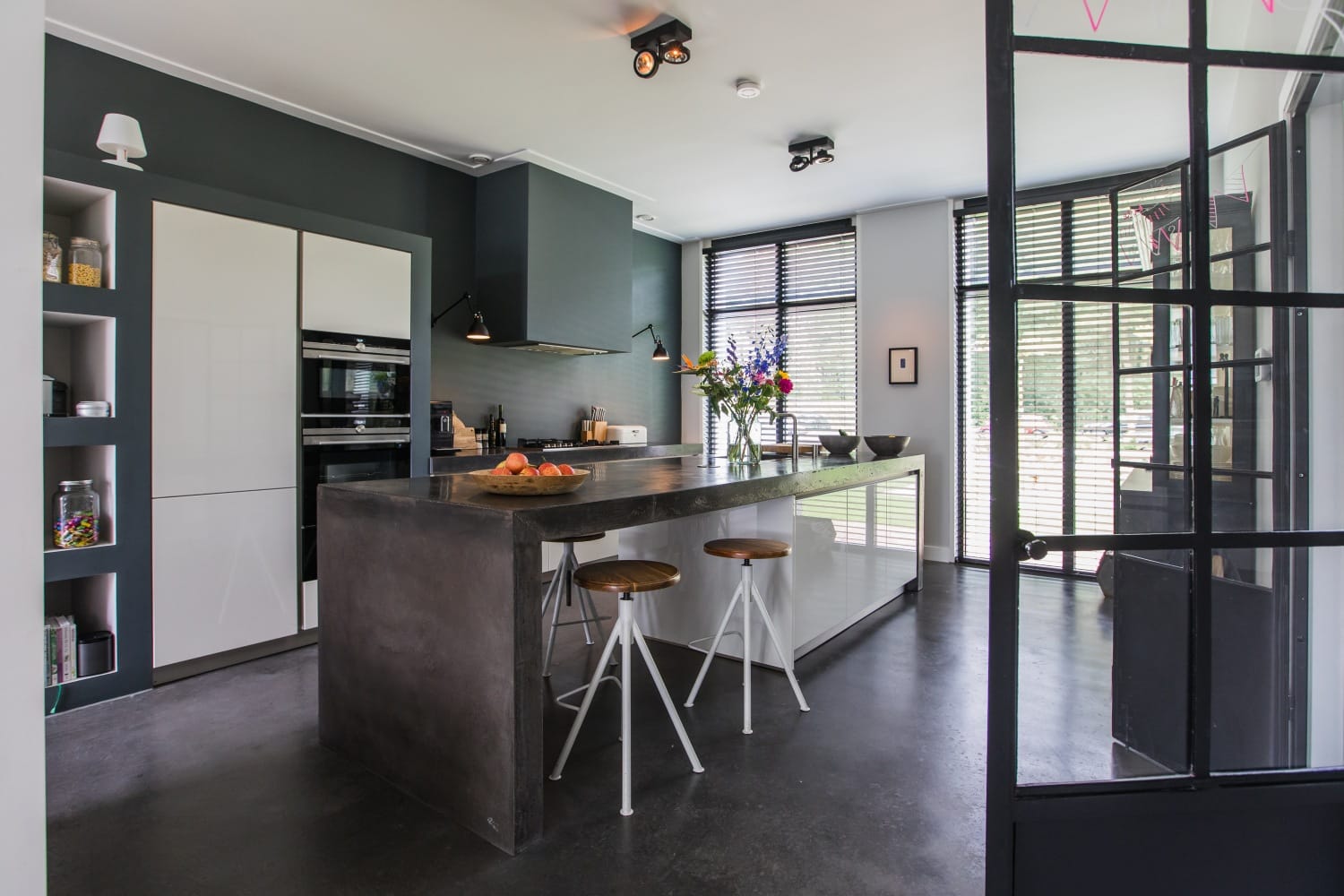 2-onder-1-kapwoning — interieurontwerp door Vineyard Design