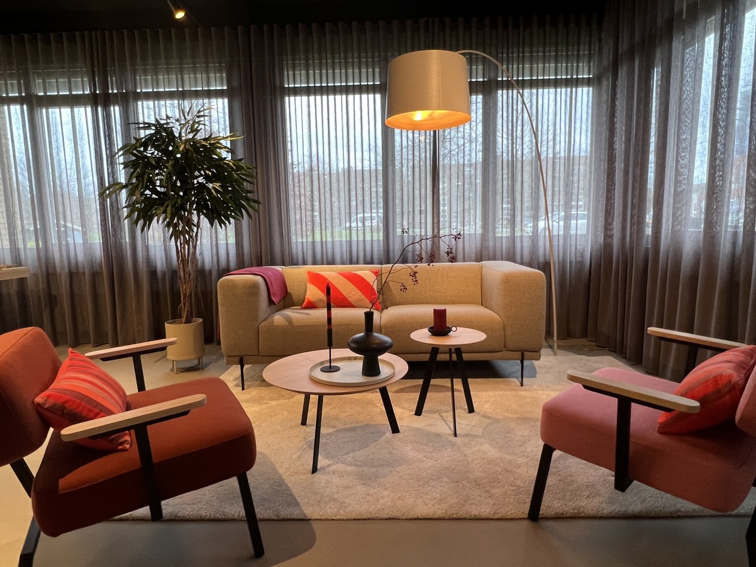 Informatiecentrum MKW in Amsterdam — interieurontwerp door Vineyard Design